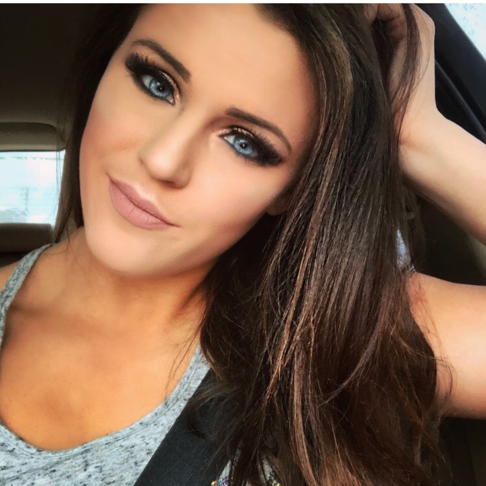 Meet your Posher, Lexie